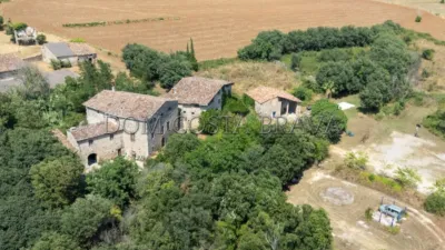 Rustic house on Pla de Tapioles Street photo 10