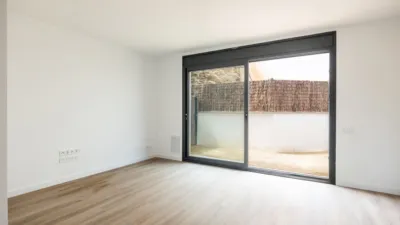 Semi-detached chalet on Carrer de Jacint Verdaguer photo 2