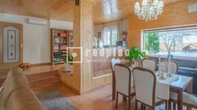 Chalet en venta en Arroyomolinos, Zona de - Casco Antiguo La Dehesa los Monteros, Zona de las Cárcavas-Arroyo del Bosque (Arroyomolinos) de 699.000 €
