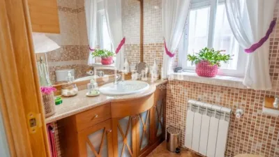 Chalet en venta en Arroyomolinos, Zona de - Casco Antiguo La Dehesa los Monteros, Zona de las Cárcavas-Arroyo del Bosque (Arroyomolinos) de 699.000 €