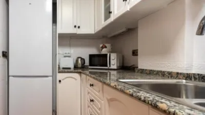 Piso en alquiler en Nou Moles - Imagen 2