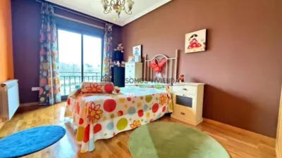 Semi-new detached house in Coles (Capital) photo 22