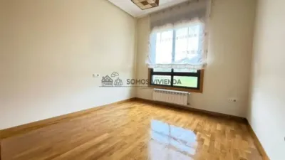 Semi-new detached house in Coles (Capital) photo 25
