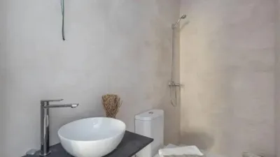 Apartment on Ronda de Belén Street photo 4