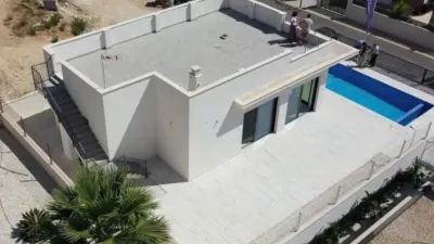 Chalet on Calle Polop, -1 photo 7