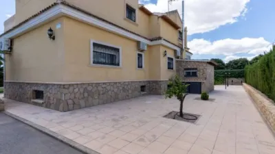 Chalet on Calle de San Vicente del Raspeig photo 5