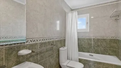 Chalet on Calle Gran Alacant, -1 photo 17