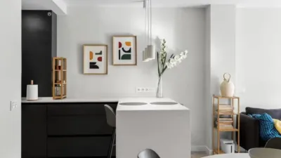 Apartment on Center Street, -1 photo 4