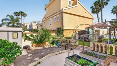 Chalet on Monte y Mar Street, -1 photo 15