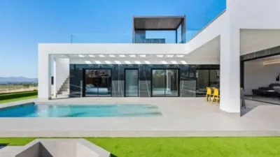 Chalet on Calle Algorfa, -1 photo 2