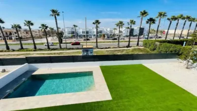 Chalet en calle Ariadna photo 3