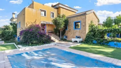 Chalet on Calle Dencarnita Alonso 12, -1 photo 3