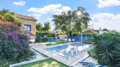 Chalet on Calle Dencarnita Alonso 12, -1 photo 2