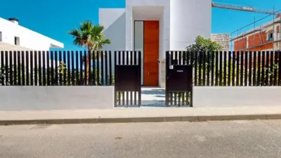 Chalet on Calle Polop, -1 photo 4