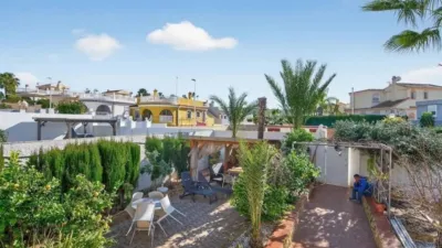 Chalet on Calle Gran Alacant, -1 photo 2