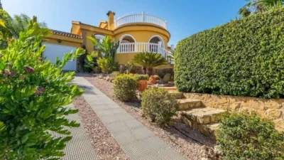 Chalet on Calle Monte y Mar, -1 photo 2