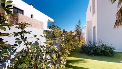 Chalet on Calle Polop, -1 photo 8