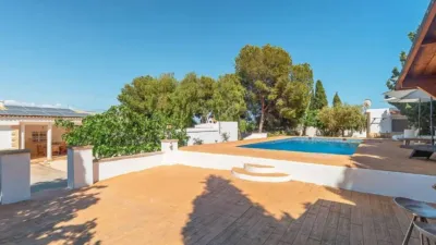 Chalet on Calle de San Vicente del Raspeig photo 2