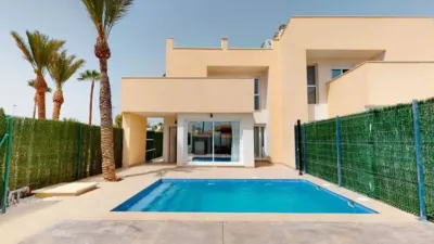 Chalet on Calle Playa Perla de Levante, -1 photo 3