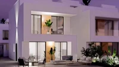 Chalet on Calle La Zenia, -1 photo 2