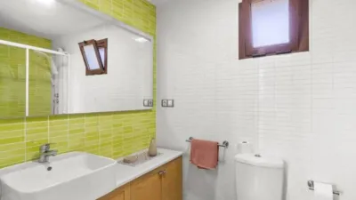 Chalet on Calle Dencarnita Alonso 12, -1 photo 28