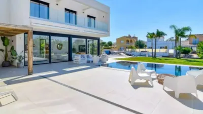 Chalet on Carrer de les Medes photo 6