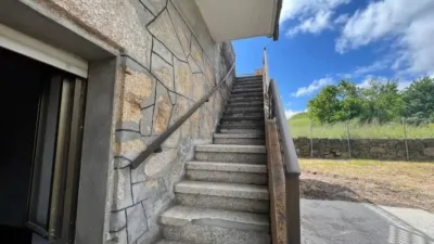 Chalet in San Cibrao Das Viñas (Capital) photo 10