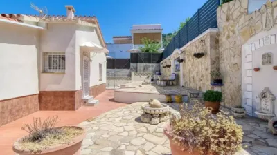 Chalet on Carrer del Riu Besòs photo 41