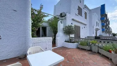 Chalet on Avinguda del Port del Canigó photo 6