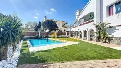 Chalet on Carrer del Montgrí photo 6