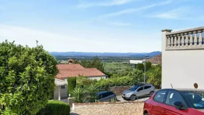Chalet in Les Torroelles photo 3