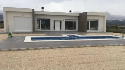 Chalet in Camarillas photo 3