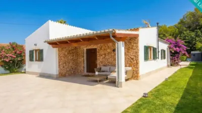Chalet on Carrer de Bearn, Puerto de Alcudia photo 7