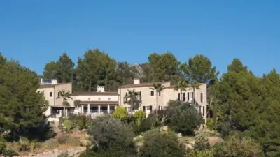 Chalet in Alaró photo 4