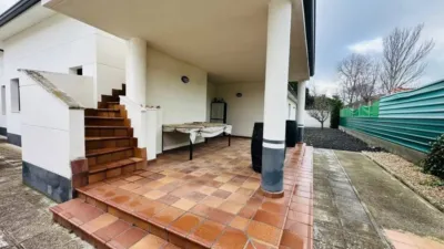 Chalet in Mojados photo 44