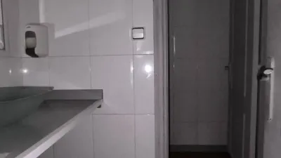 Local comercial en venta en Calle de Lugo - Más