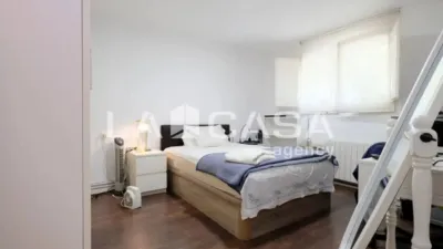 Apartment in Montbau photo 16