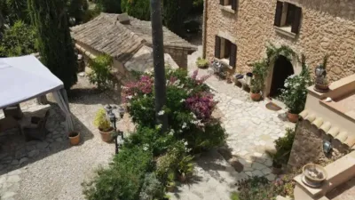 Chalet on Algaida Street - La Unio Street photo 2