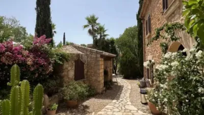 Chalet on Algaida Street - La Unio Street photo 7