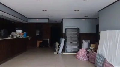 Local comercial en alquiler en Estrada de Castela, cerca de Calle de Miguel de Cervantes - Más