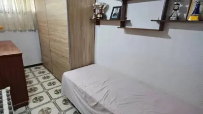 Apartment in Montbau photo 3