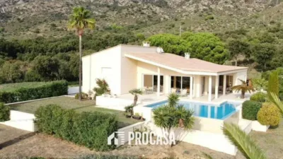 Chalet in Les Torroelles photo 4