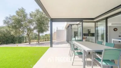 Chalet in Les Torroelles photo 8