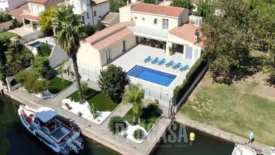Chalet in Empuriabrava photo 2