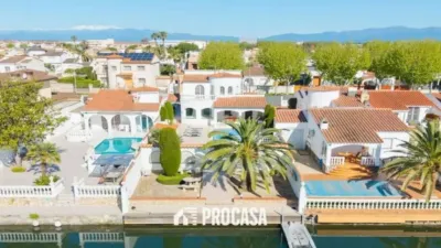 Chalet in Empuriabrava photo 2