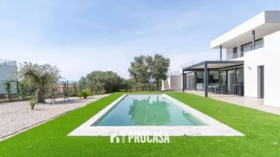 Chalet in Les Torroelles photo 4