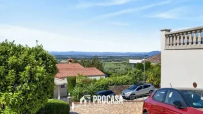 Chalet in Les Torroelles photo 3