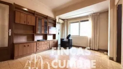 Apartment in El Guinardó photo 2