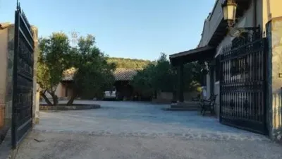 Rustic farmhouse in Peal de Becerro photo 4