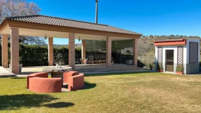 Chalet in Malpartida de Plasencia photo 11